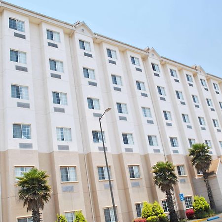 Microtel Inn And Suites By Wyndham Toluca Exteriör bild