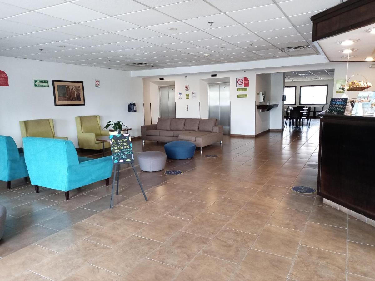Microtel Inn And Suites By Wyndham Toluca Exteriör bild