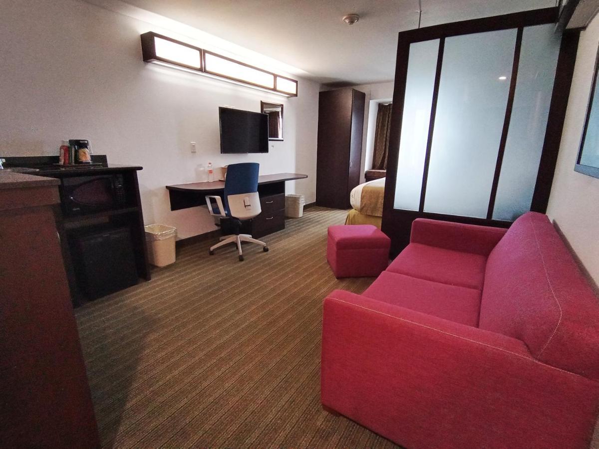 Microtel Inn And Suites By Wyndham Toluca Exteriör bild