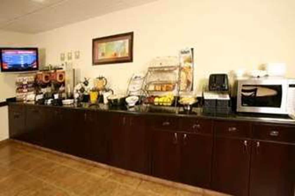 Microtel Inn And Suites By Wyndham Toluca Exteriör bild