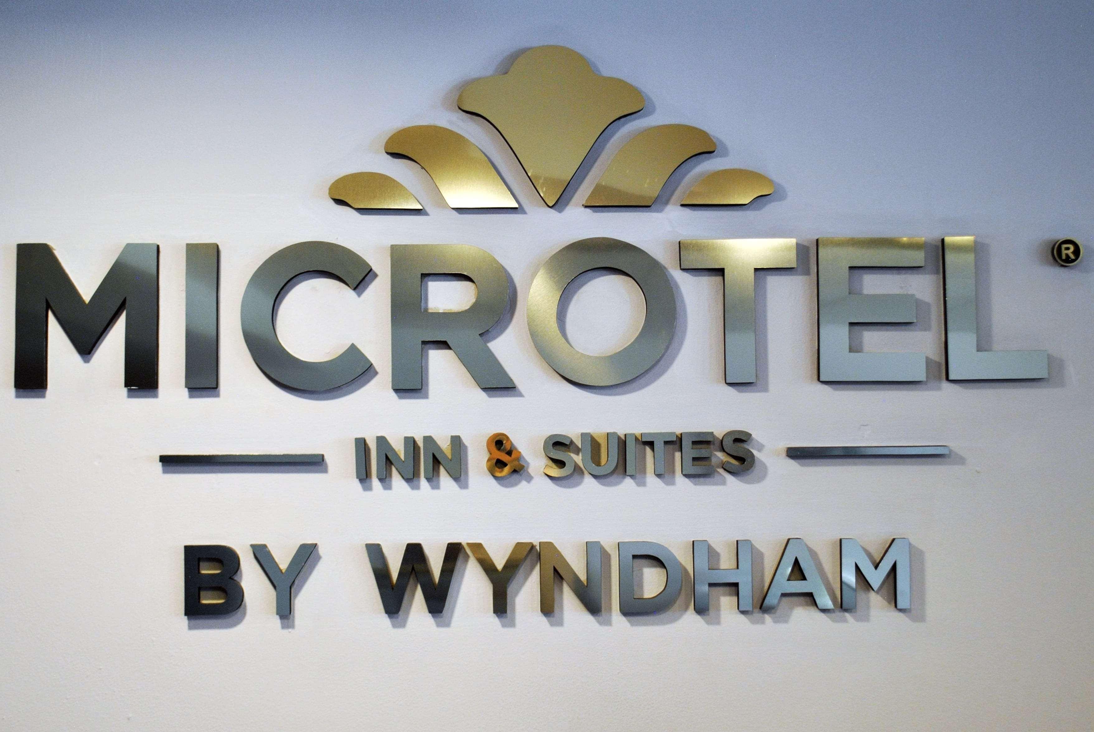 Microtel Inn And Suites By Wyndham Toluca Exteriör bild