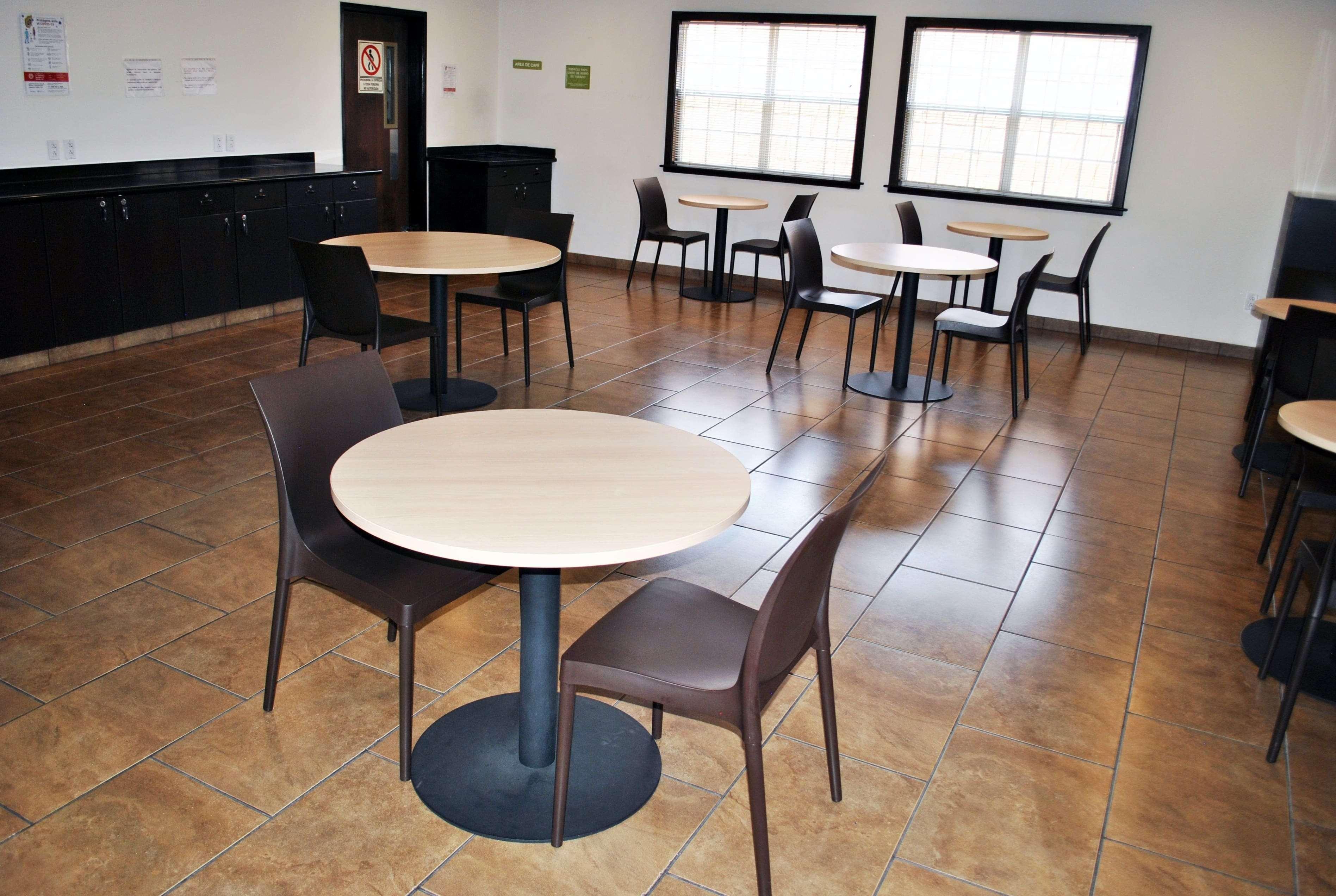 Microtel Inn And Suites By Wyndham Toluca Exteriör bild