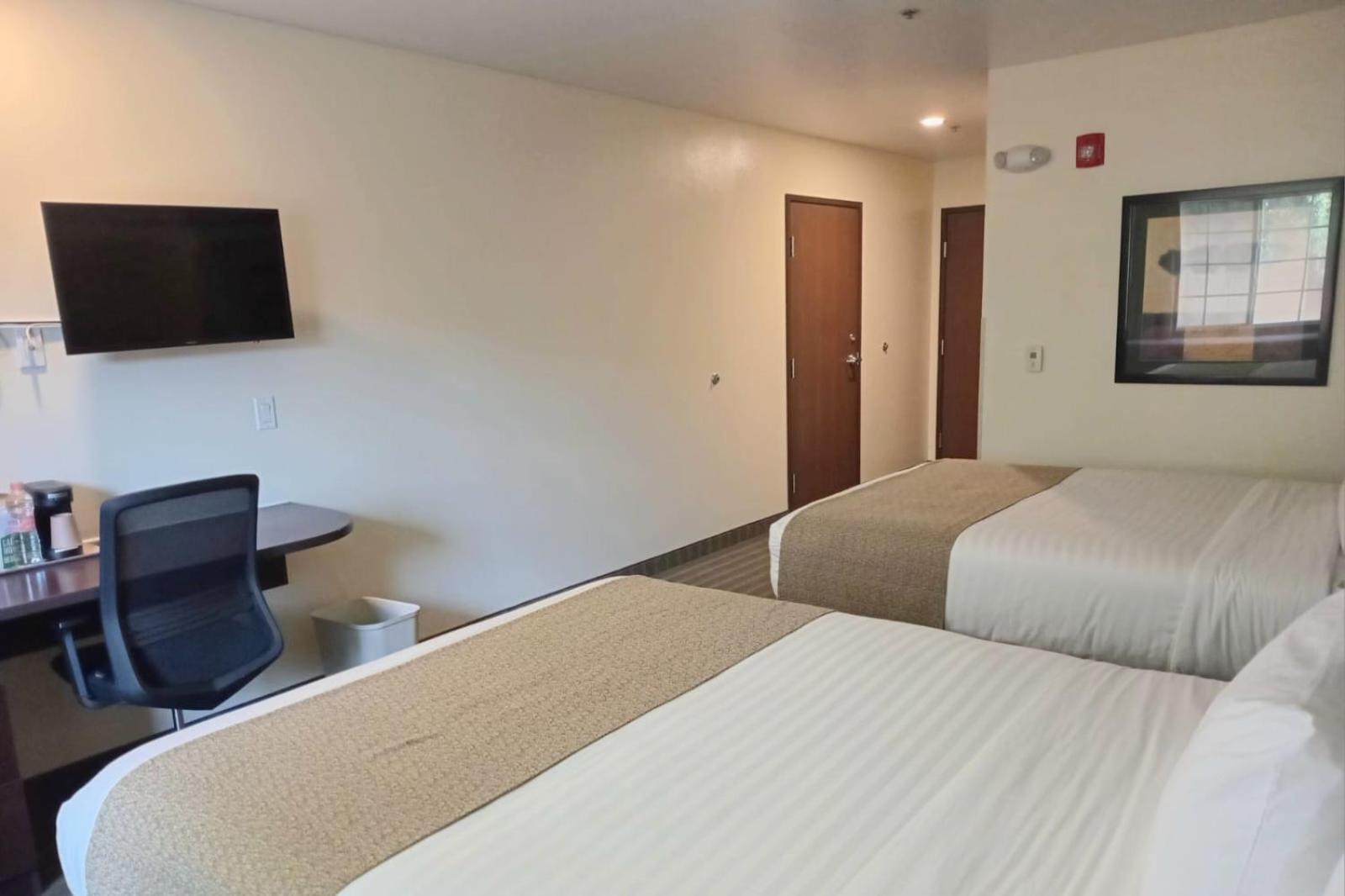 Microtel Inn And Suites By Wyndham Toluca Exteriör bild