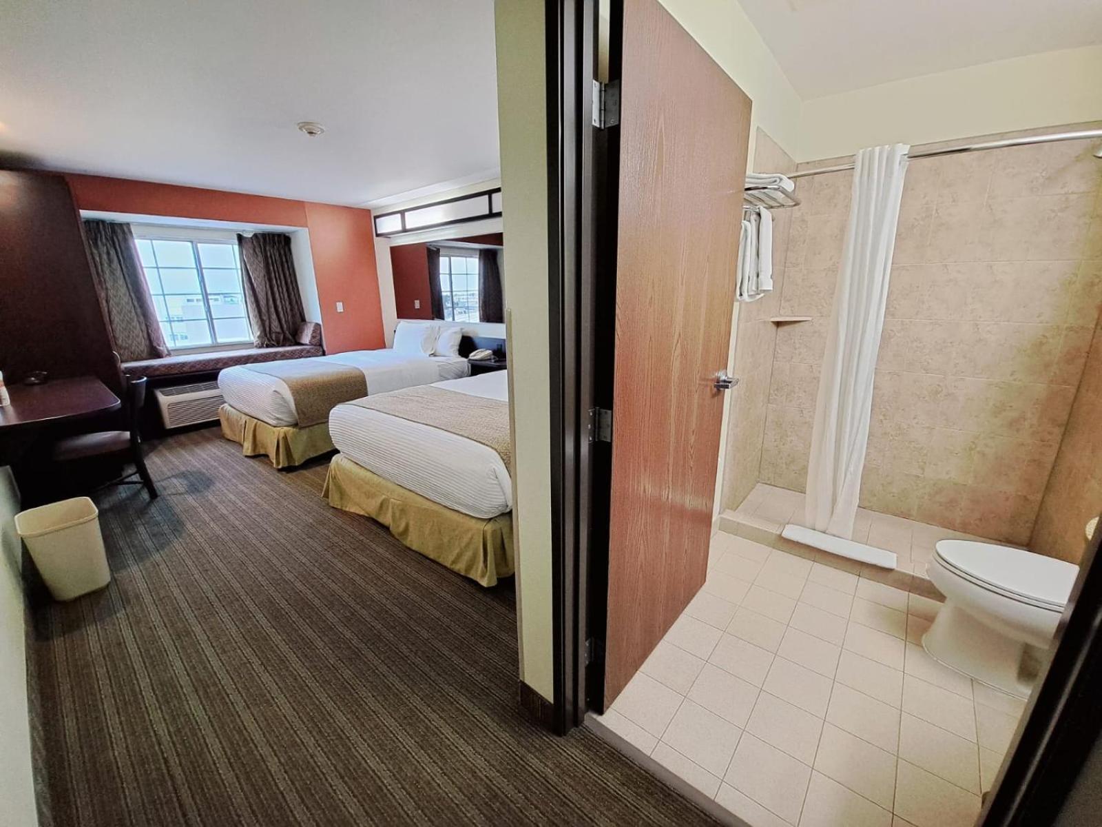 Microtel Inn And Suites By Wyndham Toluca Exteriör bild