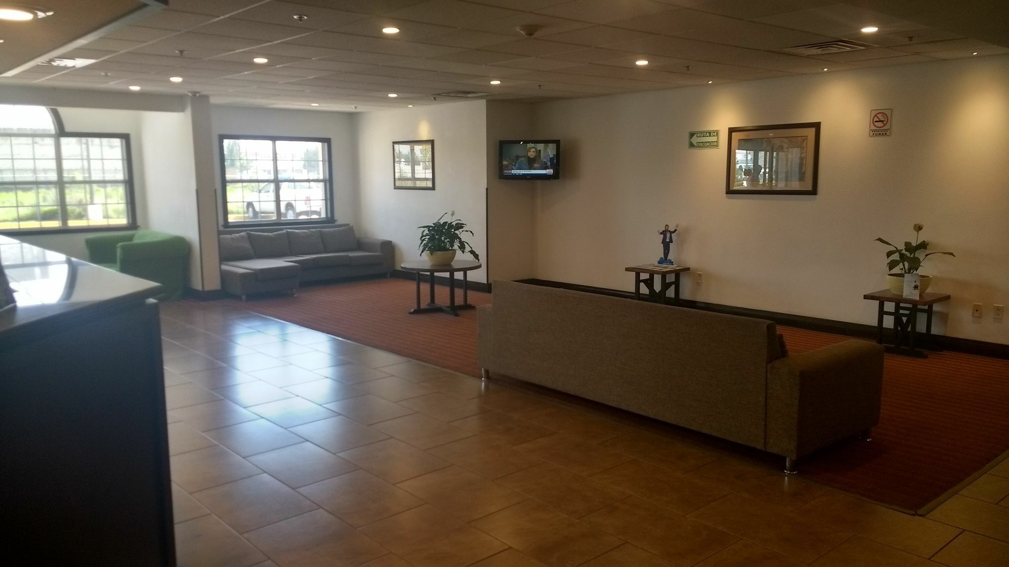 Microtel Inn And Suites By Wyndham Toluca Exteriör bild